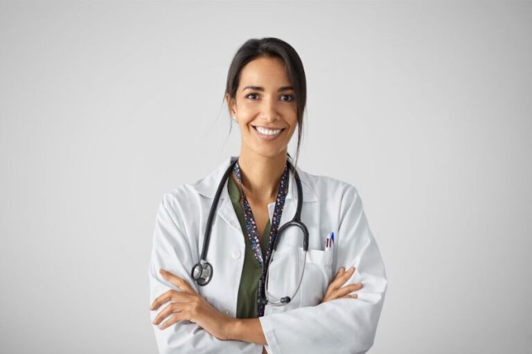 Qual médico é indicado para o tratamento da covid?