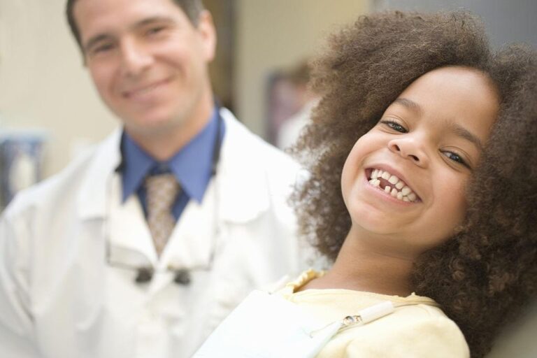 Qual a importância de levar as crianças ao dentista? Confira essas dicas que Imed preparou