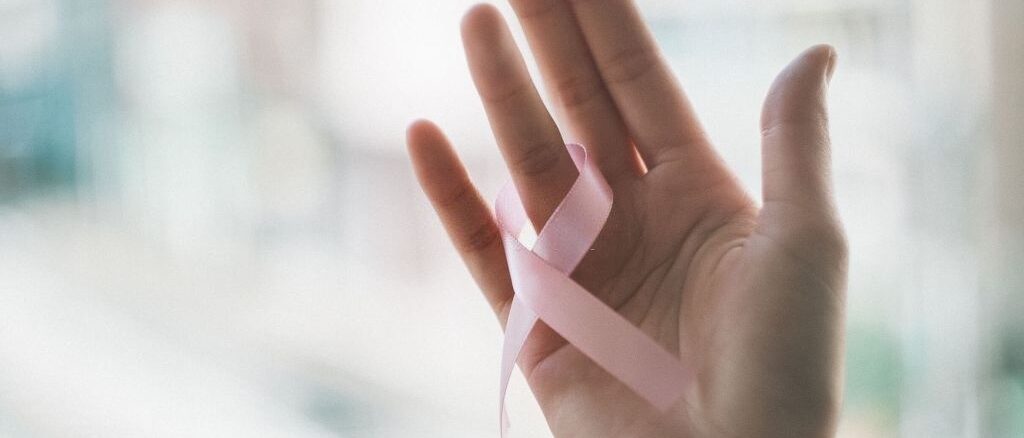 Quais são os sintomas do câncer de mama e como prevenir a doença