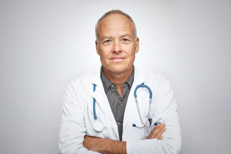 Qual a função do urologista e como ele age contra o câncer de próstata?
