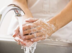 A lavagem das mãos pode ser eficaz na prevenção de infecções