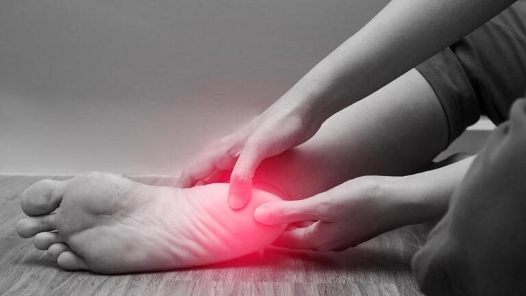 Fascite Plantar: Uma Abordagem Completa para Compreender e Tratar