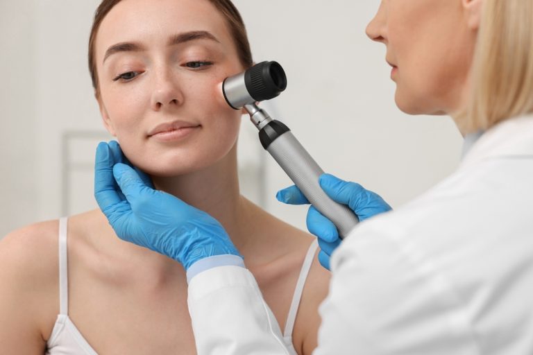 Pele e saúde: sinais que seu dermatologista gostaria que você não ignorasse